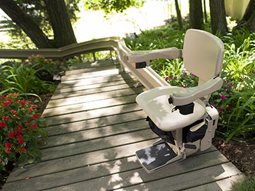 exterior curved bruno stairchair cre2110e
